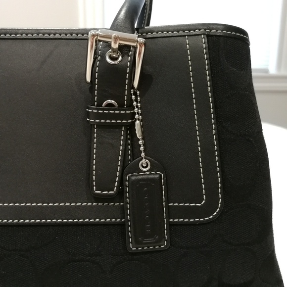 Coach | Signature Satchel F11220 - Picture 2 of 8